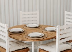 Chọn bàn ăn gỗ tự nhiên bền 20 năm cần kiểm tra những gì 3